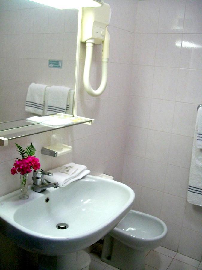 Hotel Du Parc Atri Ngoại thất bức ảnh