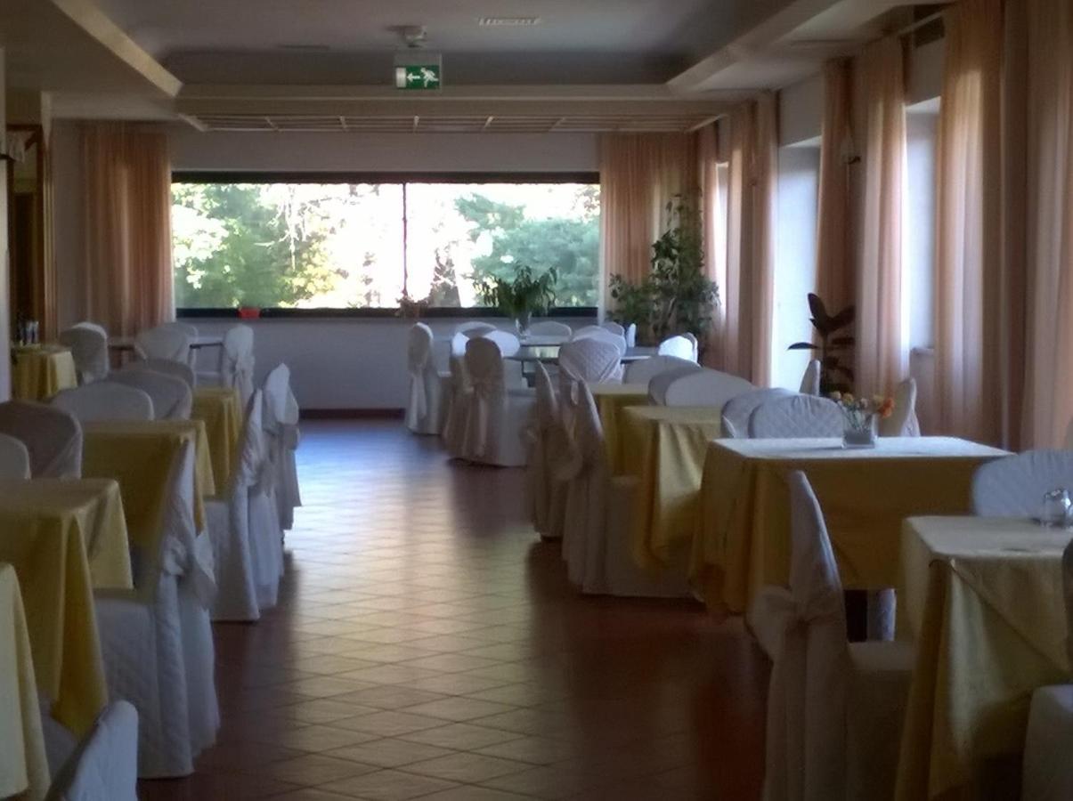 Hotel Du Parc Atri Ngoại thất bức ảnh