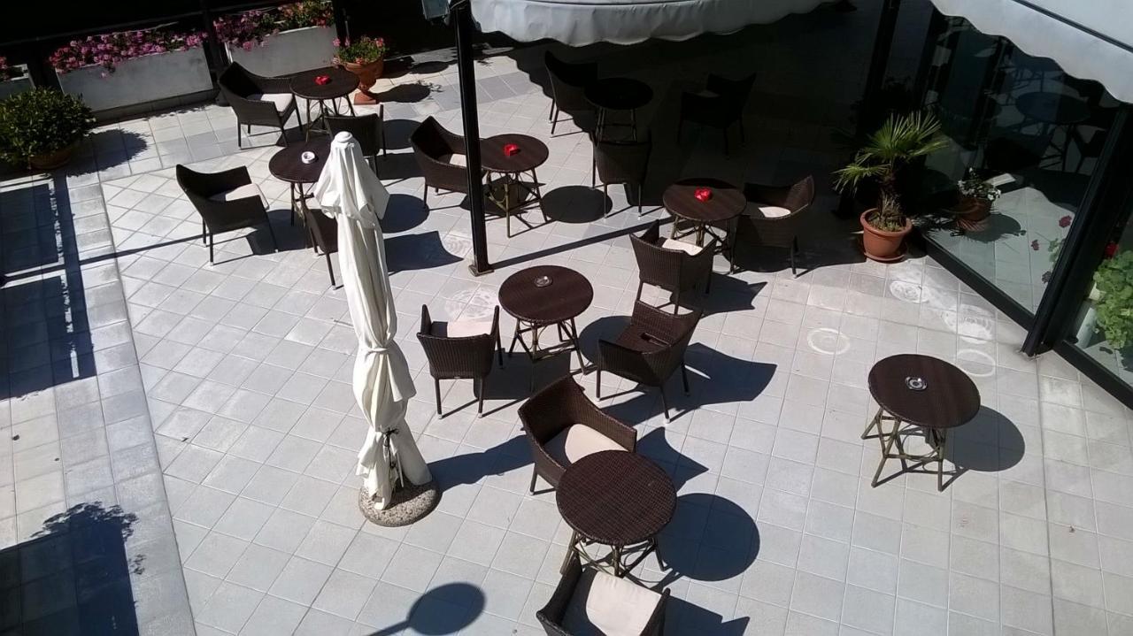 Hotel Du Parc Atri Ngoại thất bức ảnh
