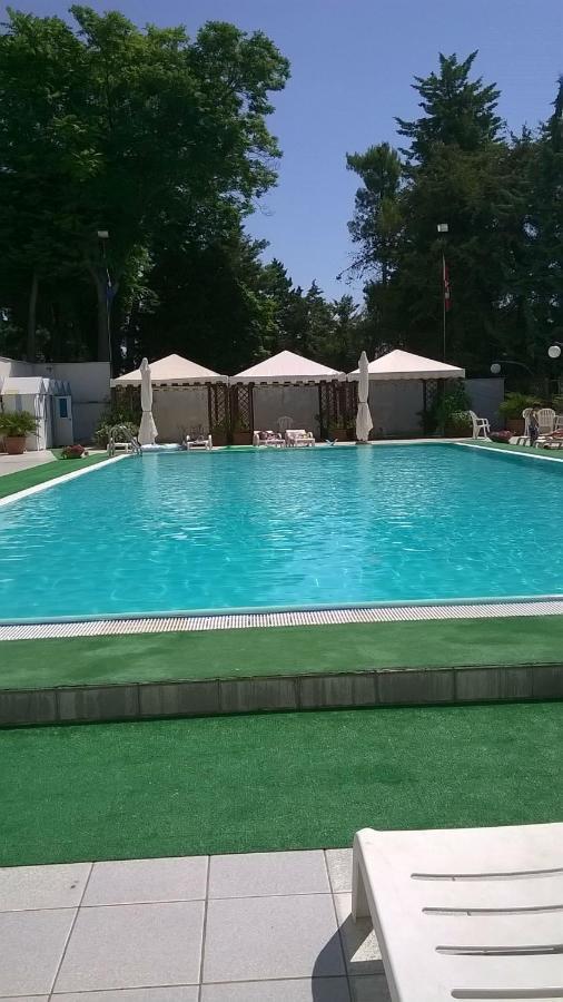 Hotel Du Parc Atri Ngoại thất bức ảnh