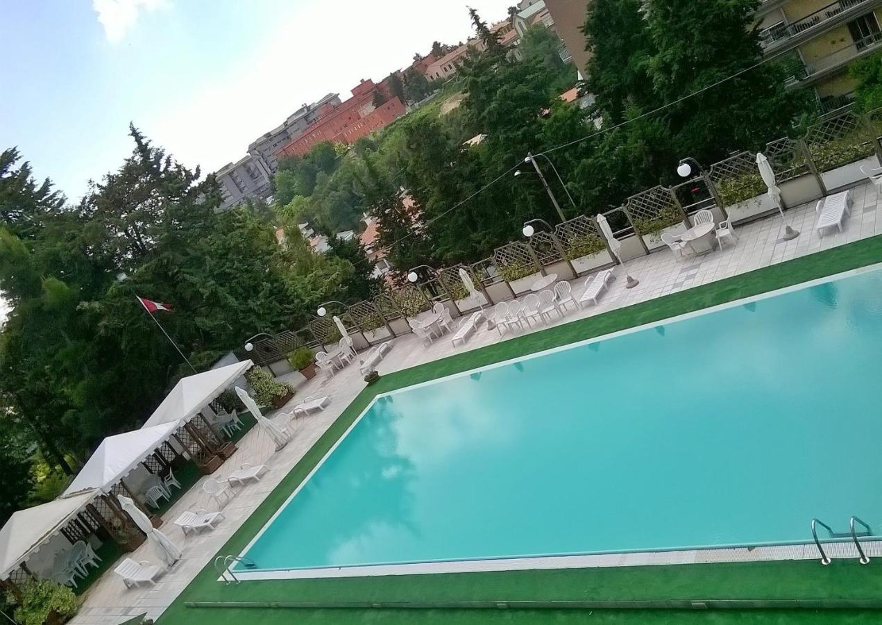 Hotel Du Parc Atri Ngoại thất bức ảnh