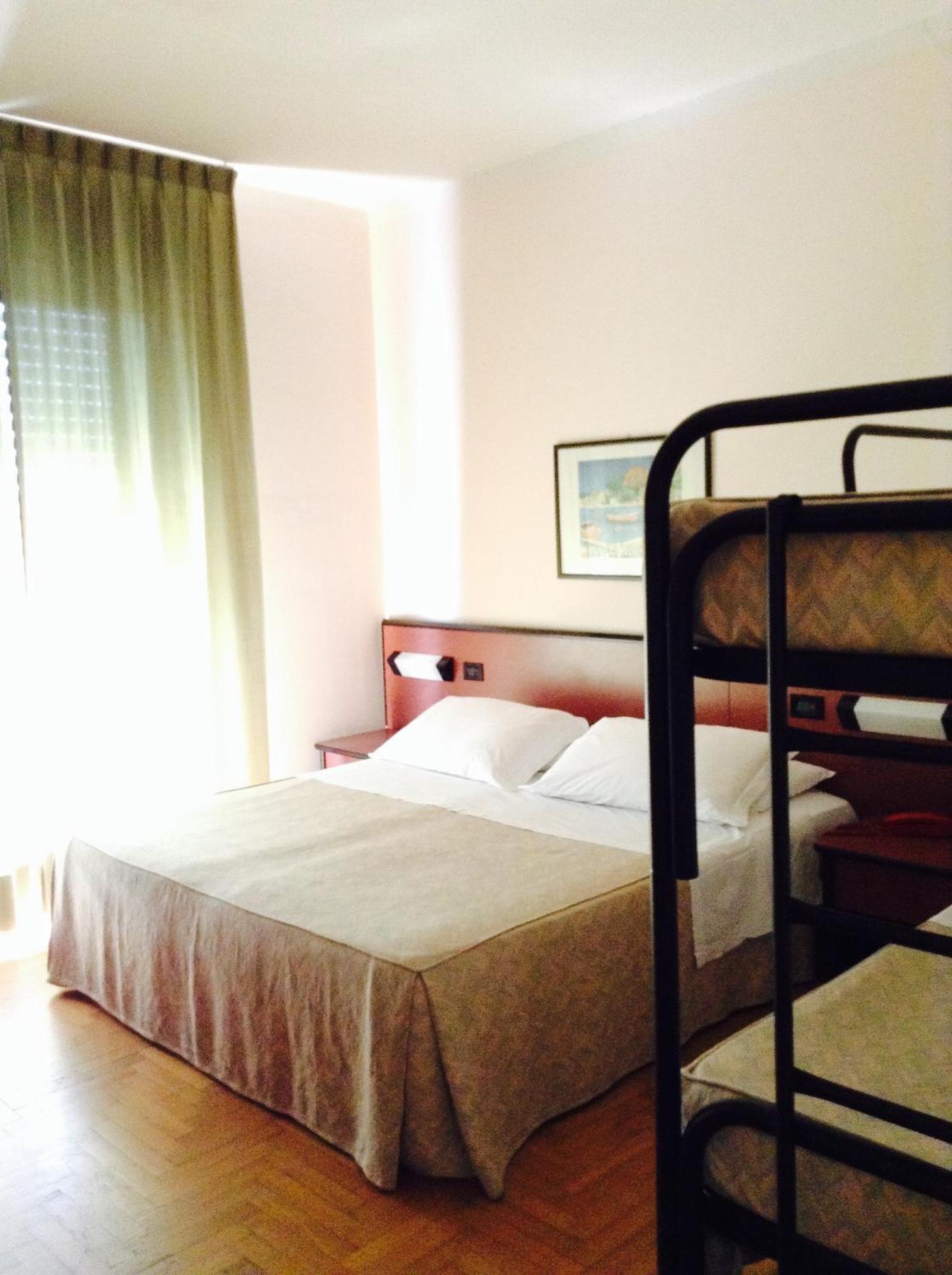 Hotel Du Parc Atri Ngoại thất bức ảnh