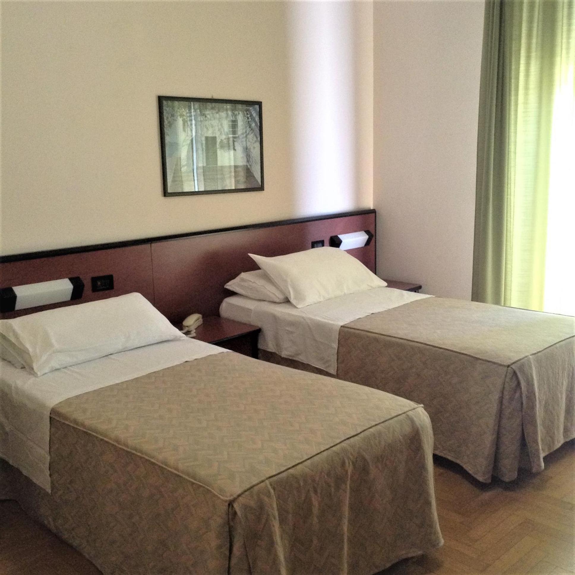 Hotel Du Parc Atri Ngoại thất bức ảnh