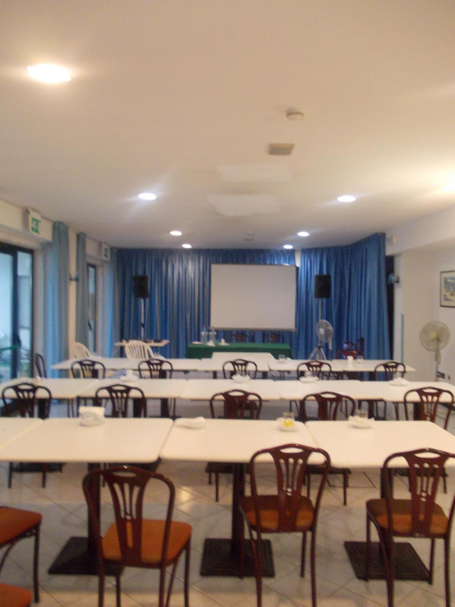 Hotel Du Parc Atri Ngoại thất bức ảnh